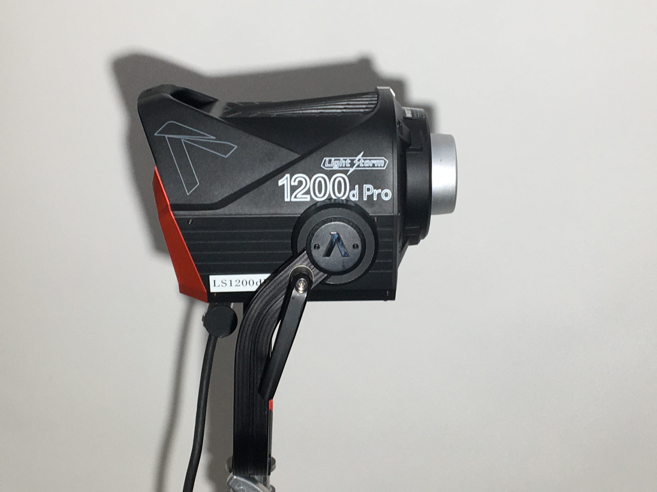 Aputure LS1200d Pro 不具合無し‼︎ Aputureがフラッグシップモデル「LS 1200d Pro」を発表 | CineD