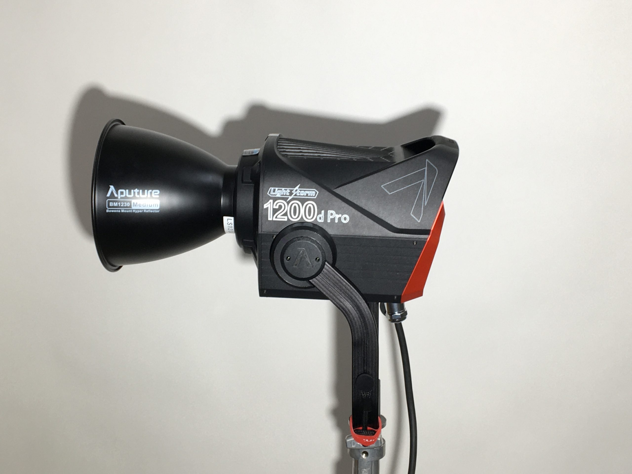 Aputure LS1200d Pro 不具合無し‼︎ aputure_light_storm_ls_1200d_p